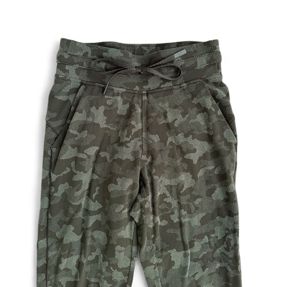 Lululemon Dark Green Camo “Ready to Rulu” Heritage Highwaisted Jogger Women Sz 2 - Picture 2 of 11